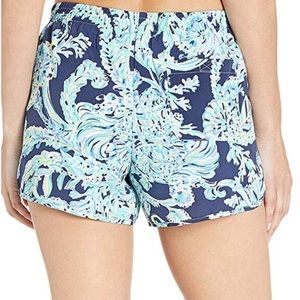 Lilly Pulitzer Luxletic Ocean Trail Shorts SIZE S in High Tide Navy Scuba Doo